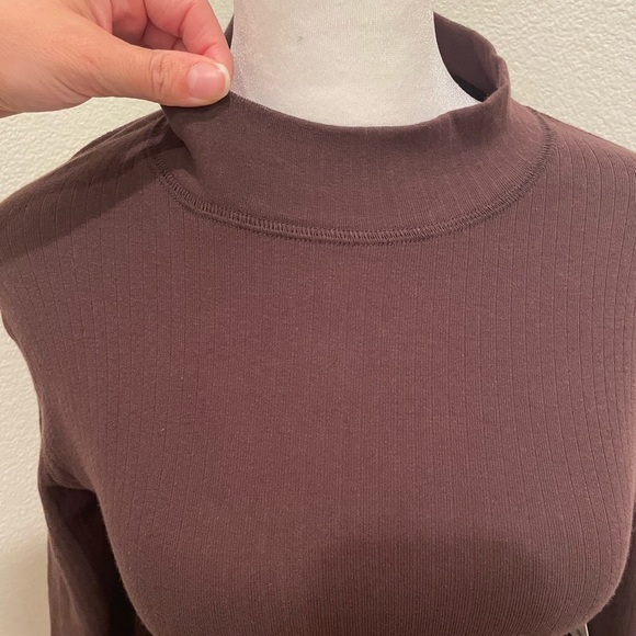 NWT Free people Womens Long Sleeve Ribbed shirt Half Turtle neck brown Espresso  - Picture 4 of 6